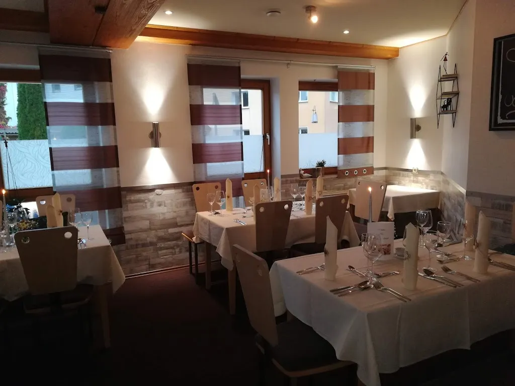 Puppenhaus am Brunnen_Dipperz_slider_image_1