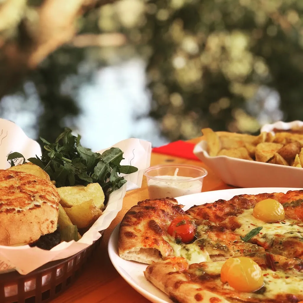 RheinSchänke - MM Rheinterrassen GmbH & Co KG_Rhein_slider_image_3