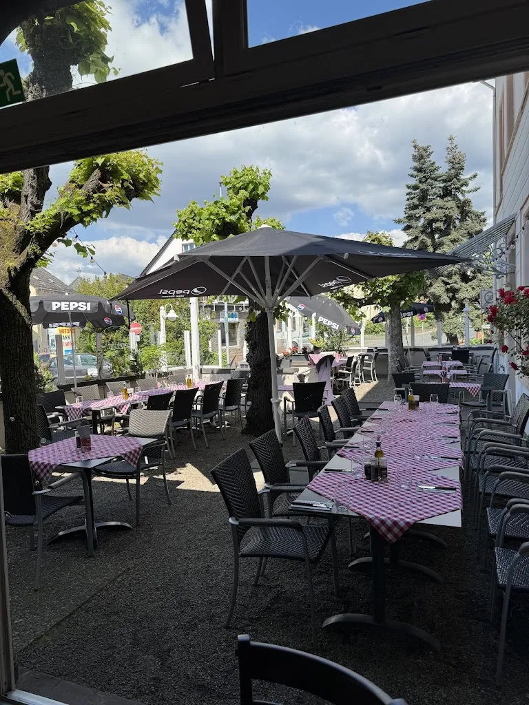 Food Factory „ Pizzeria & Trattoria“ Eltville am Rhein_Rhein_slider_image_1