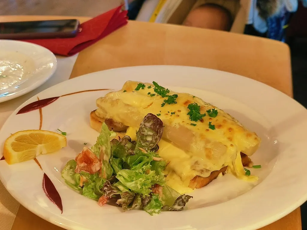 J.M, “J.M”_Gasthaus Zum Engel_Rhein_review