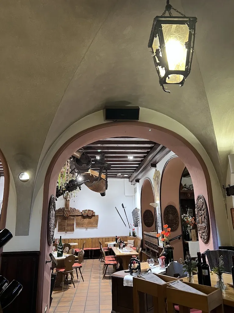 Fleschner Michaela Gutsausschank Schneck restaurant in Rhein