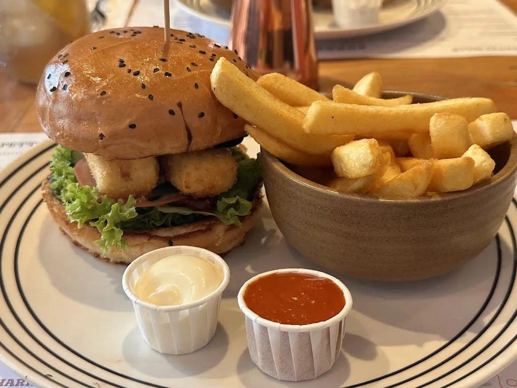 Astrid Peinsipp_Der Fette Bulle_Main_review