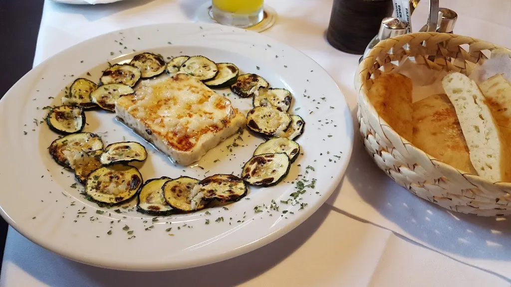 Restaurant zur Radsporthalle restaurant in Hainburg