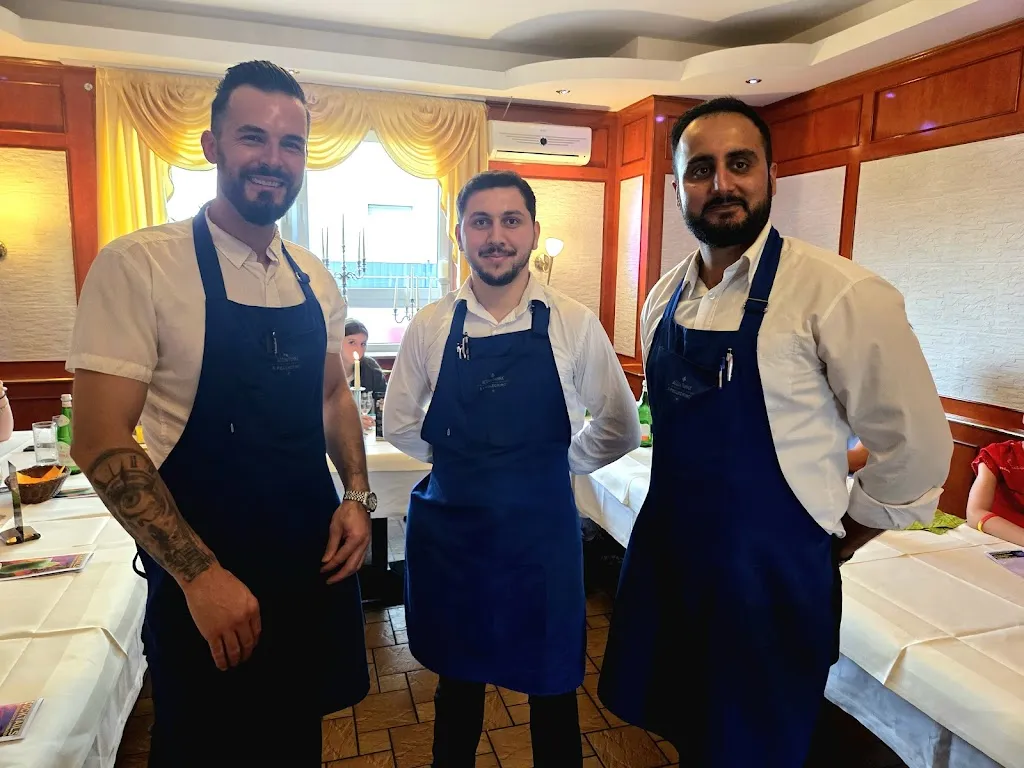 mike mullens_Villa Romana_Hainburg_review