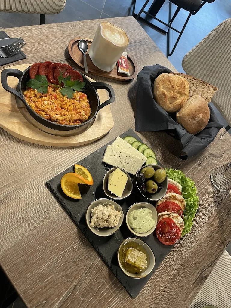 Café Noir_Main_slider_image_2