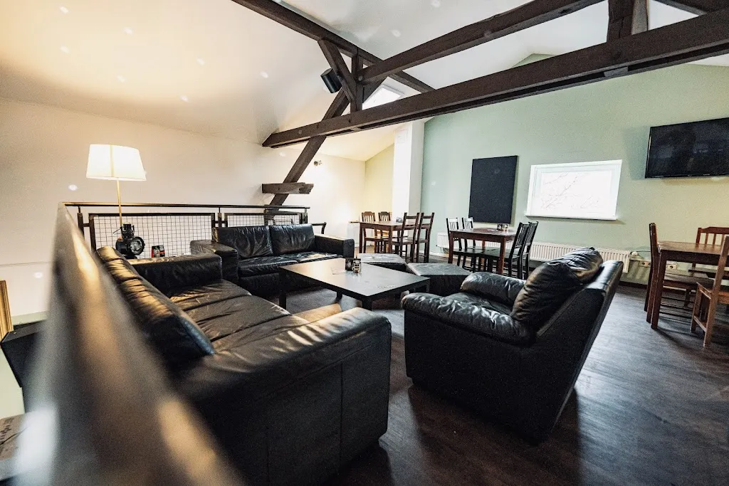 BAHNSINN ...die Bar mit Anschluss_Main_slider_image_3