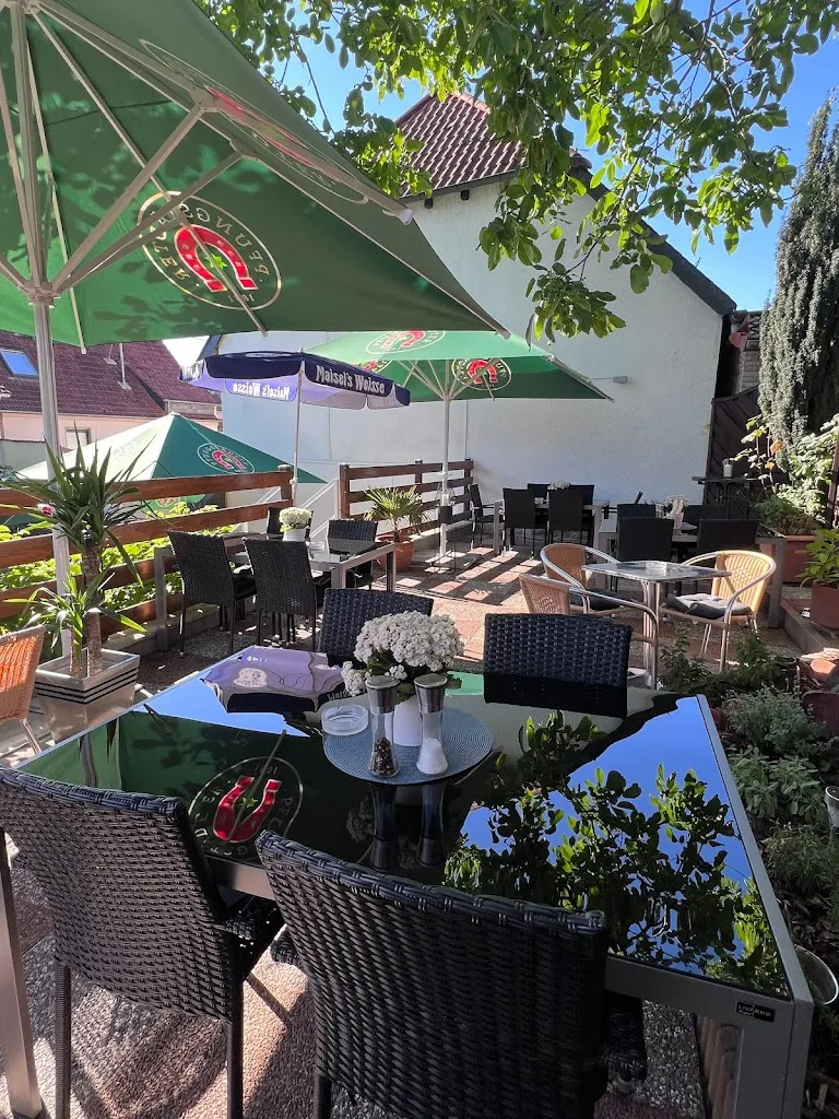 Alte Rose deutsch-kroatische Küche_Taunus_slider_image_1