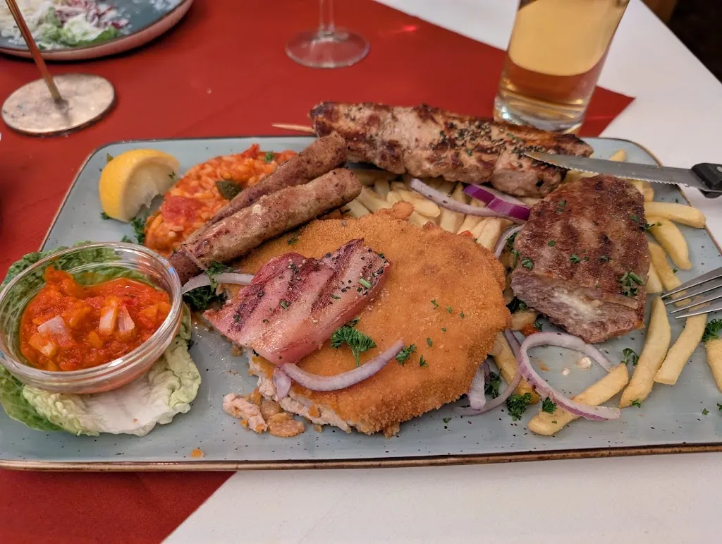 Alte Rose deutsch-kroatische Küche_Taunus_slider_image_2