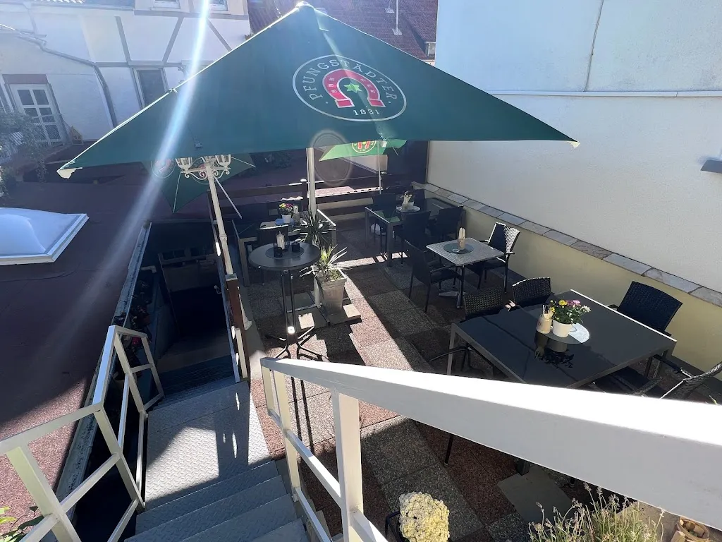 Alte Rose deutsch-kroatische Küche_Taunus_slider_image_3