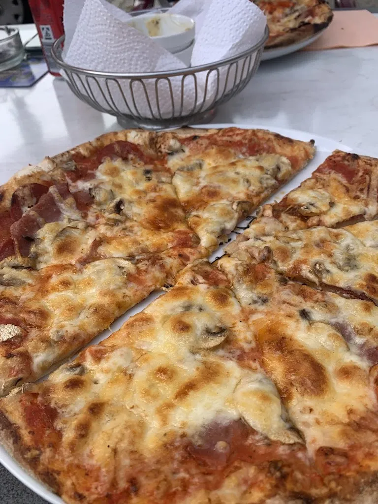 Pizzeria La Palma - Lieferung & Abholung - Idstein_Idstein_slider_image_1