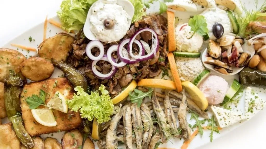 Zum Hohenstaufen Der Grieche_(Taunus)_slider_image_2