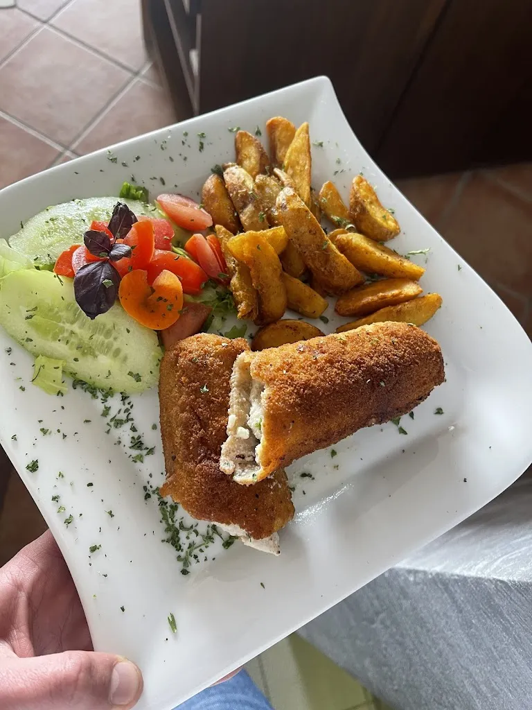 Restaurant Bar Ado_(Taunus)_slider_image_2