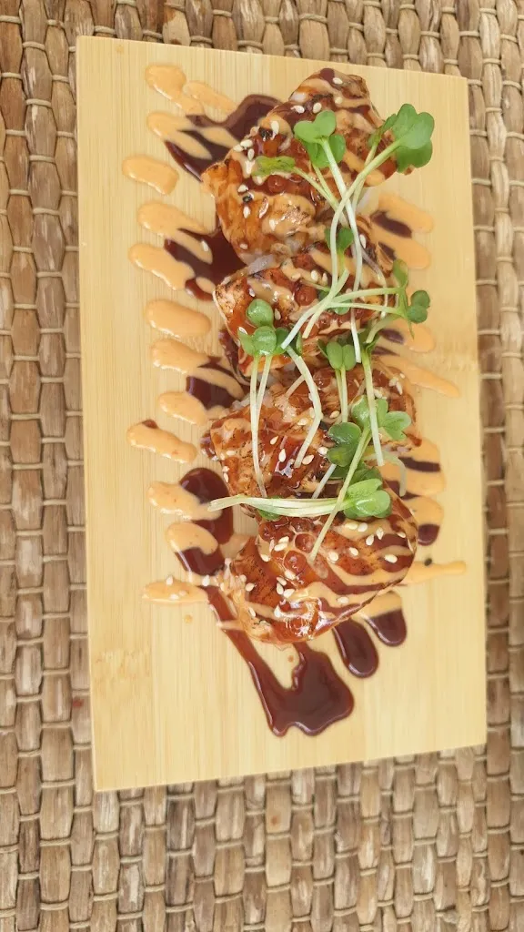 Menu_Salmon Sushi & Noodle Bar__imagen_9