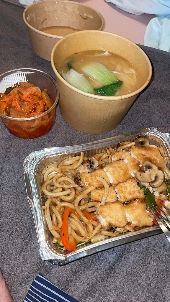 Salmon Sushi & Noodle Bar__slider_image_2