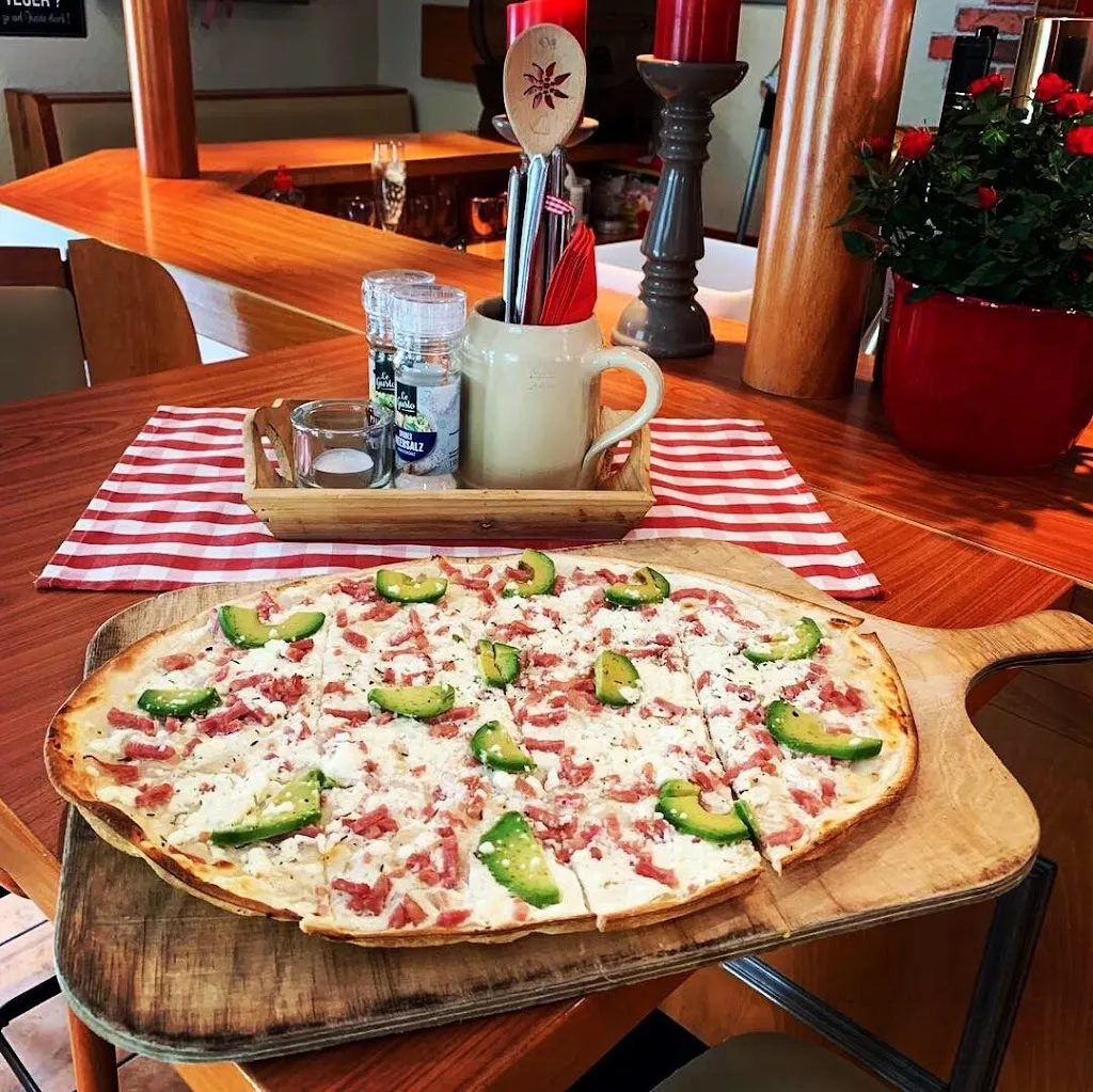 VALENTINS - Das Flammkuchenhaus_Taunus_slider_image_3