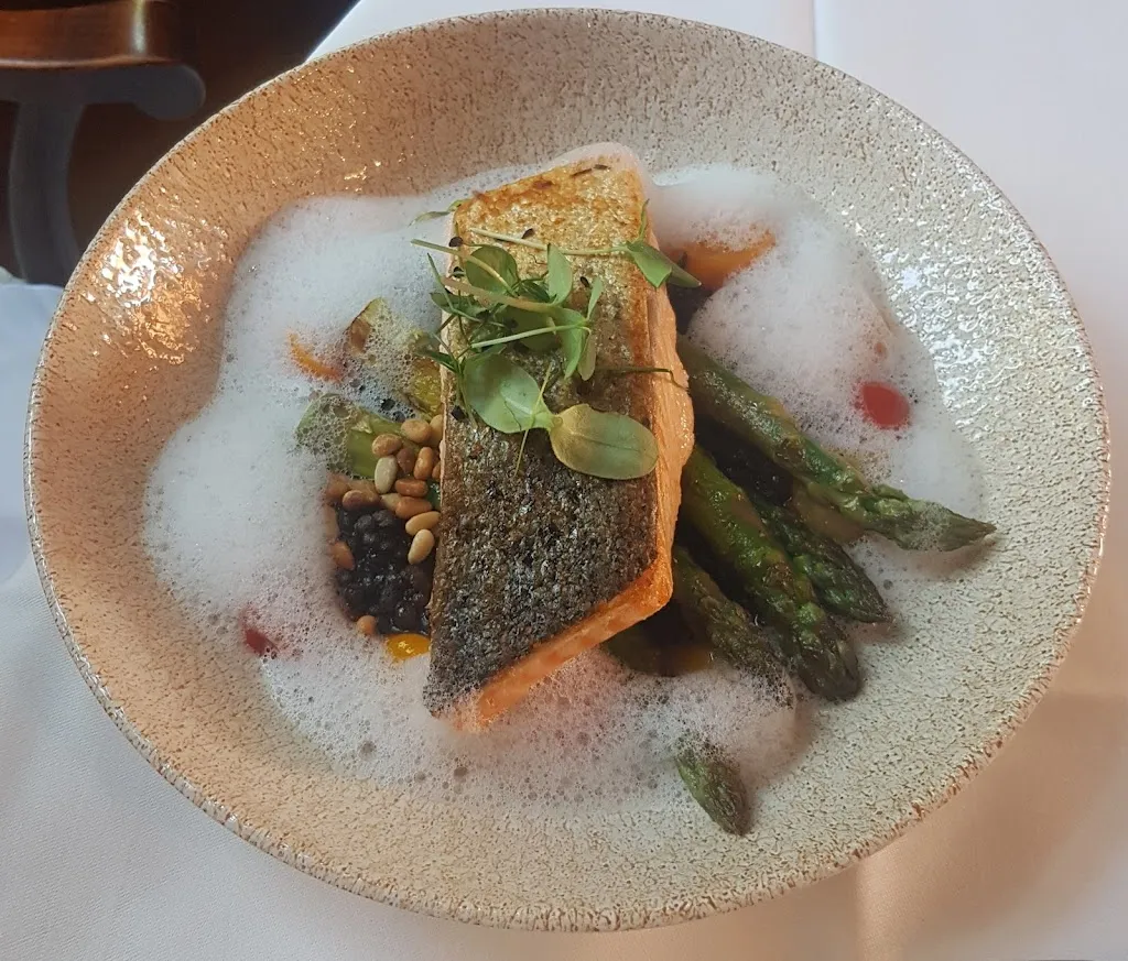 Francis B_Restaurant 