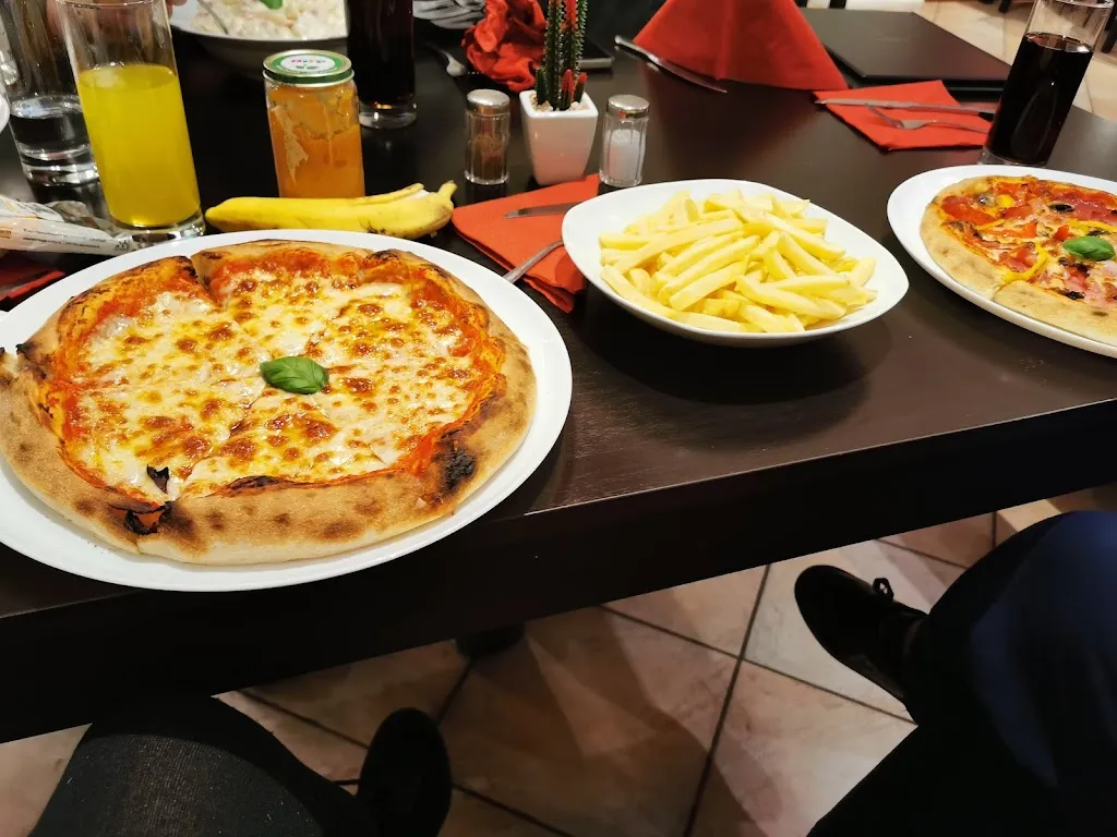 Pizzeria Restaurant Bella Italia_Lampertheim_slider_image_2