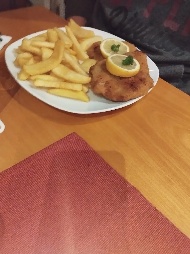 Menu_Max im Sportheim TSG Messel_Messel_image_8