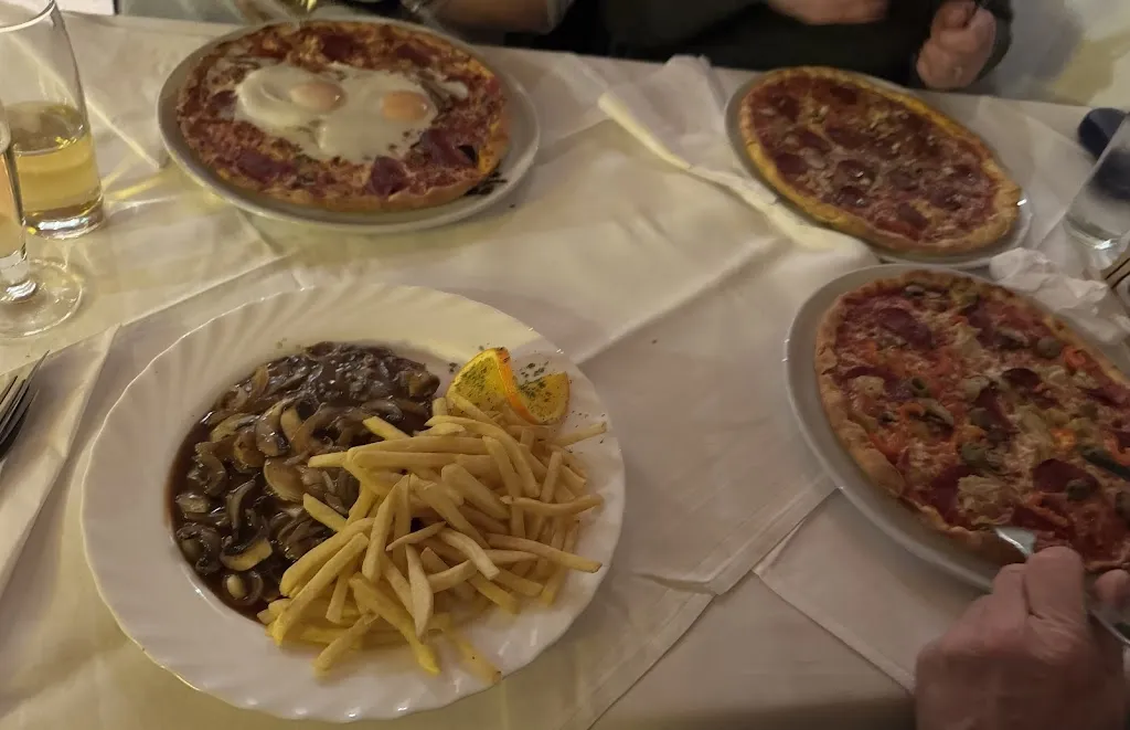 Restaurant Portofino_Sembach_slider_image_3