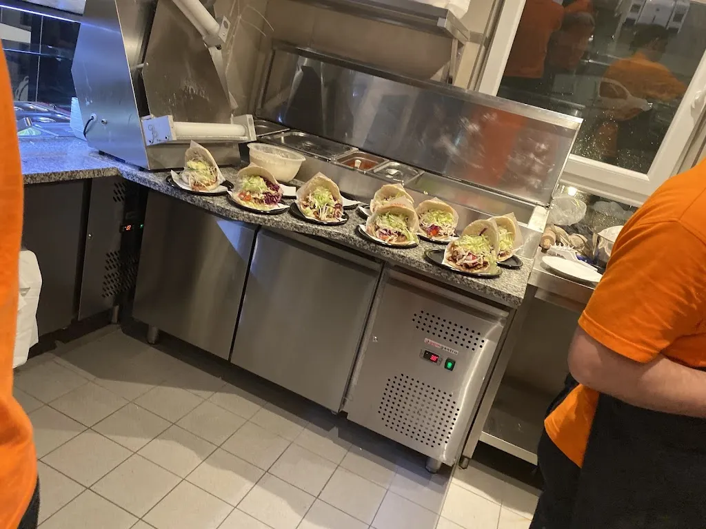 Knoten-Döner_Mengerskirchen_slider_image_1