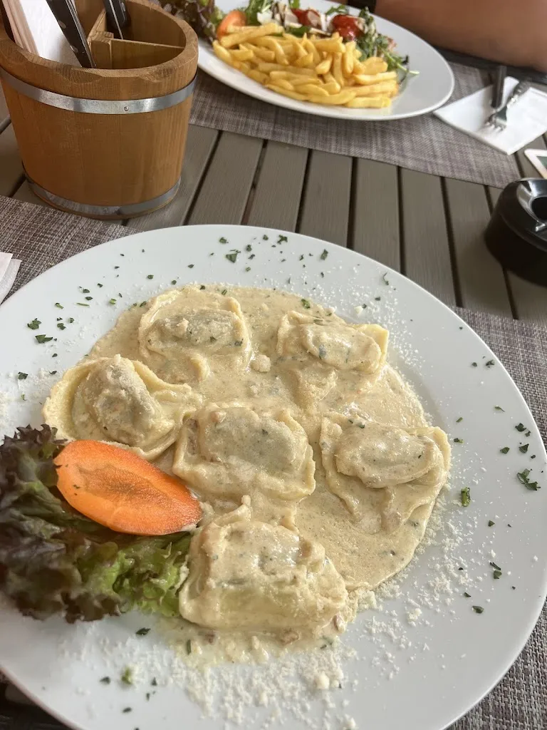 Lara Möller_Pizzeria Tre Stelle da Toni_Münzenberg_review