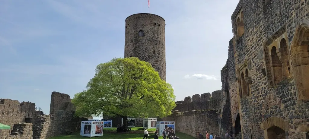 ButtonZ y0_Münzenberg Castle_Münzenberg_review