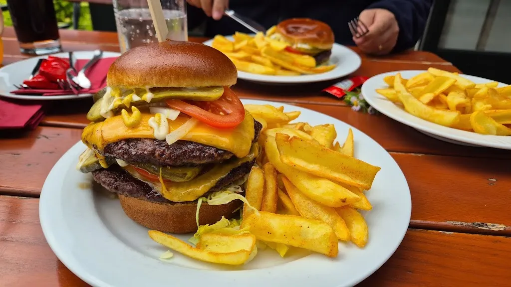 Gasthaus zum Schwanen und Schwanengarten_Neckarsteinach_slider_image_2