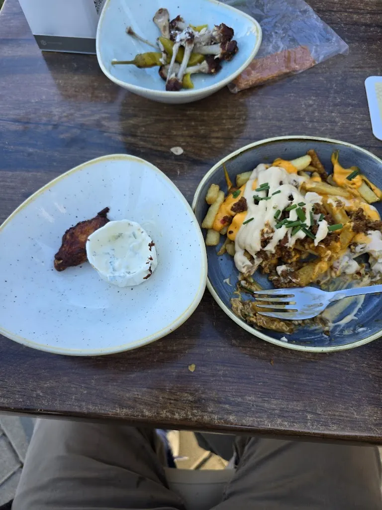 santos alvarado_Die Flying Dragon Bar_Mörfelden-Walldorf_review