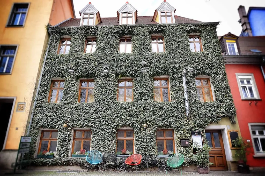 Zum Alten Krug restaurant in (Saale)