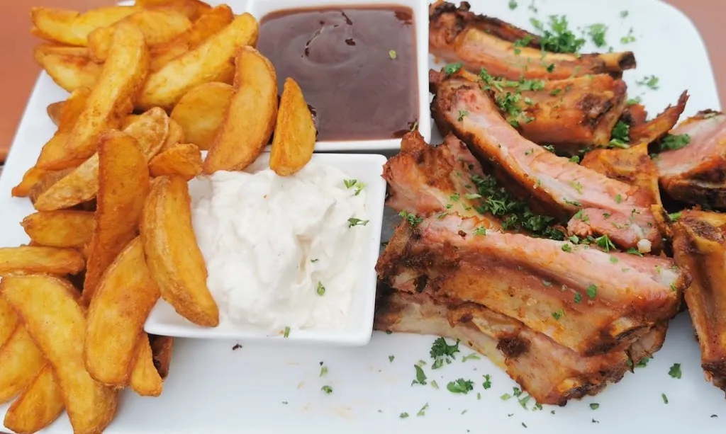 Rebecca G.-G._Dorfkrug Kerspenhausen_Niederaula_review