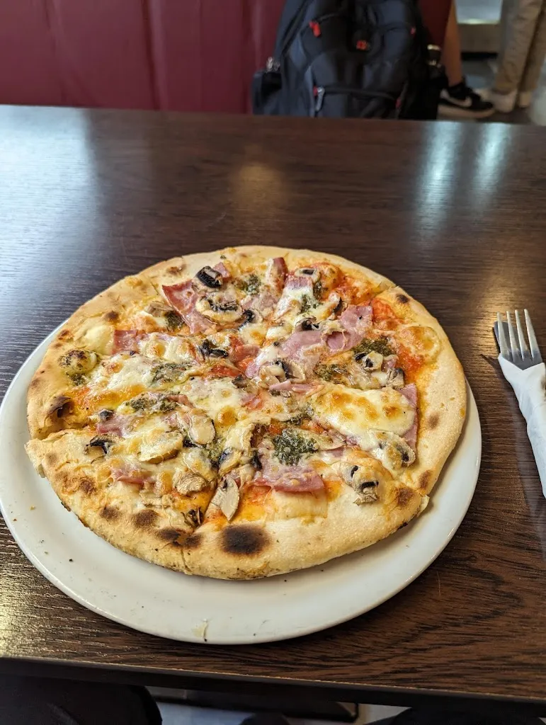 Central Grill & Pizza Niederaula_Niederaula_slider_image_3