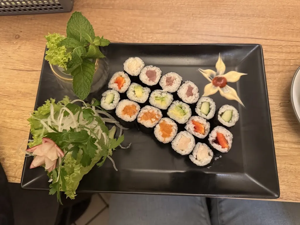 Nidda Sushi Bar_Nidda_slider_image_2
