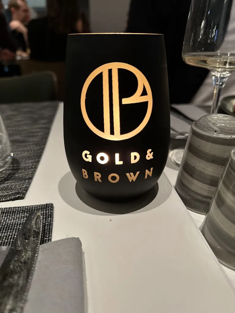 Uwe Honnerlage_GOLD AND BROWN_Münster_review