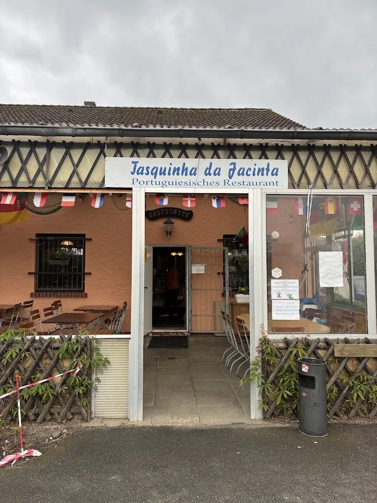 MALGEUM KIM_Tasquinha da Jacinta_Main_review