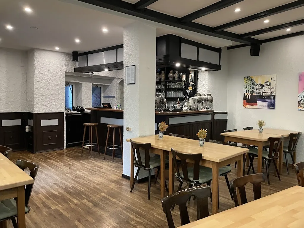 Ebbelwoi Jost restaurant in Main