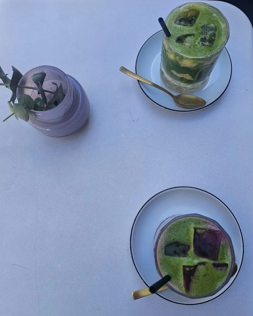 Reema M_Cafe Zoller_Main_reseña