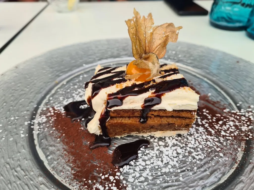 Fratellis Downtown_Main_slider_image_2