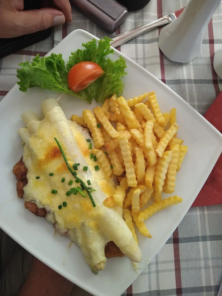 Ulrike Schell_Landgasthaus Zum Reichenberg_(Odenwald)_review