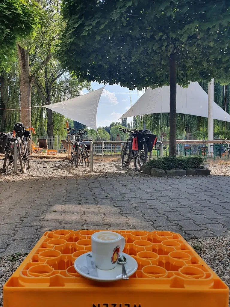 Restaurant & Biergarten Bootshaus Bürgel - Offenbach am Main ristorante a Main