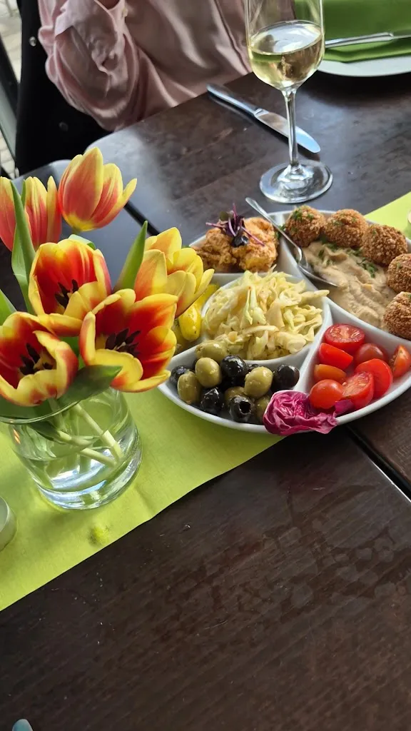 ess:zimmer_Main_slider_image_2