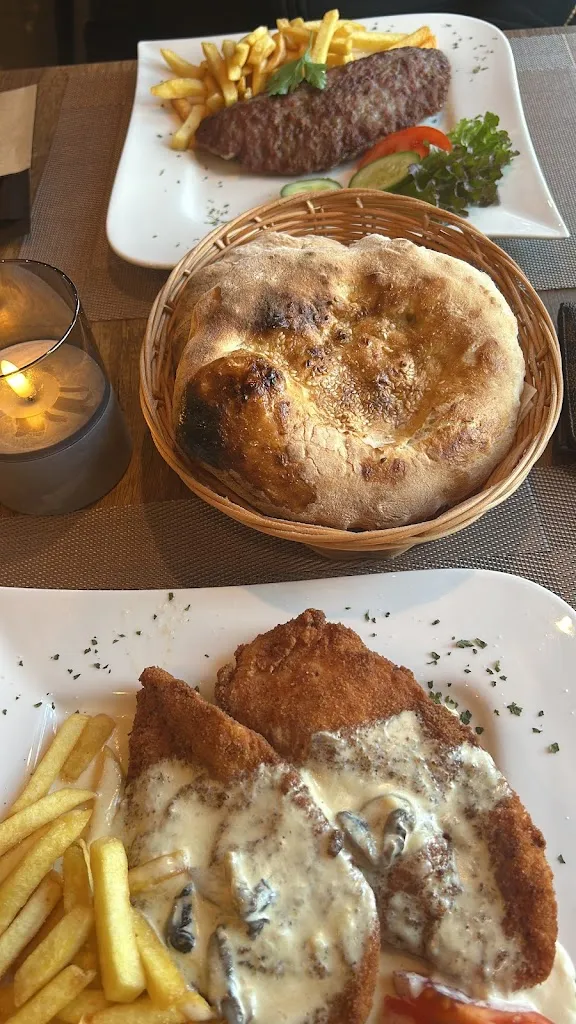 Restaurant Ukus_Main_slider_image_2