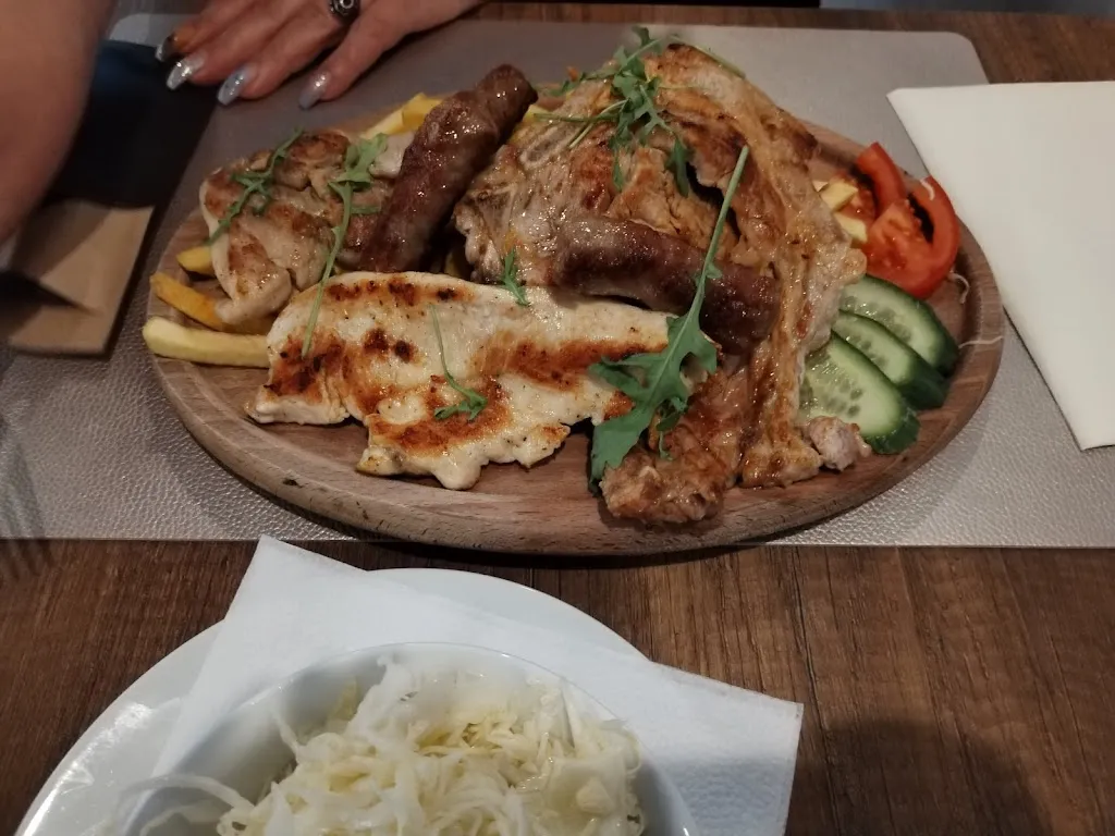 Restaurant Ukus_Main_slider_image_3