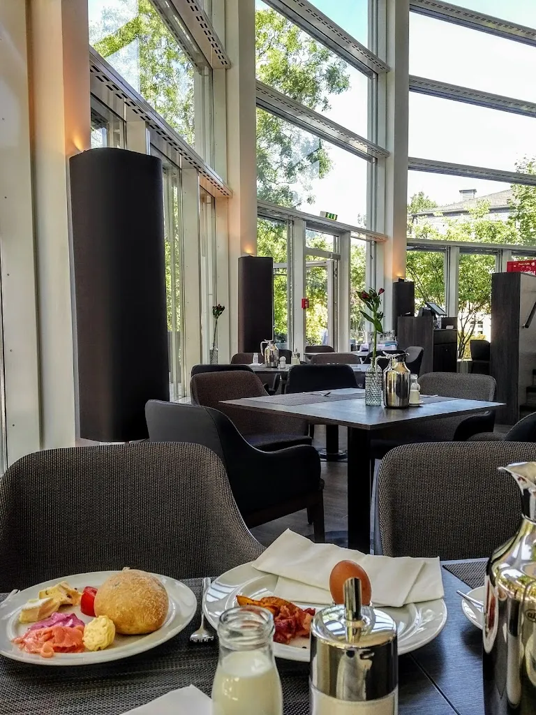 PURE Restaurant_Main_slider_image_2