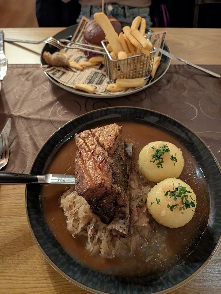 Christian_Goldene Gans_Tauber_review