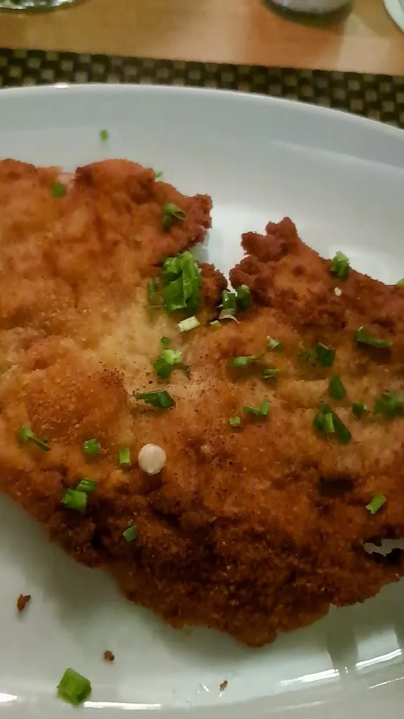 DIE SCHNITZELFARM / Restaurant Meisterklause_Allensbach_slider_image_2