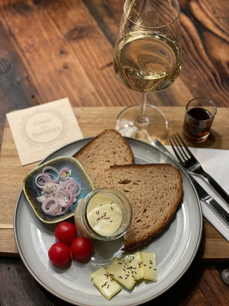 Giusis - Zum Sportplatz - restaurant in Roßdorf