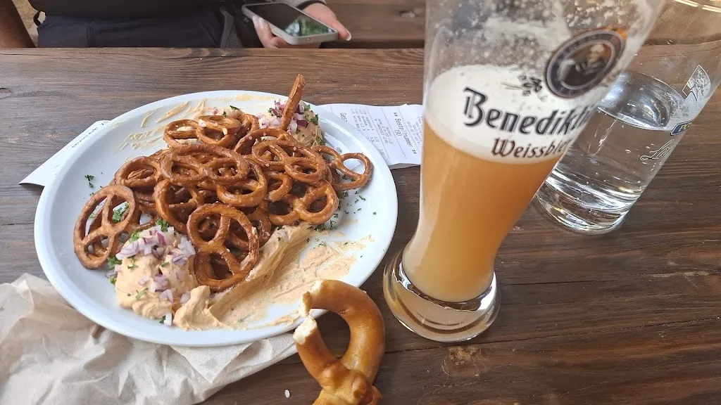 Daniel Möller_Waldbembel Rüsselsheimer Biergarten_Main_review