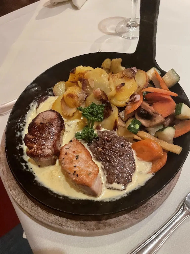 Restaurant @ Kurhaus-Stuben & Kurhaus-Keller_Taunus_slider_image_3