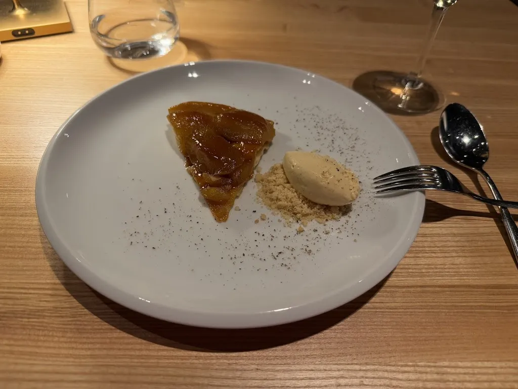 BEES Restaurant_Rhein_slider_image_3