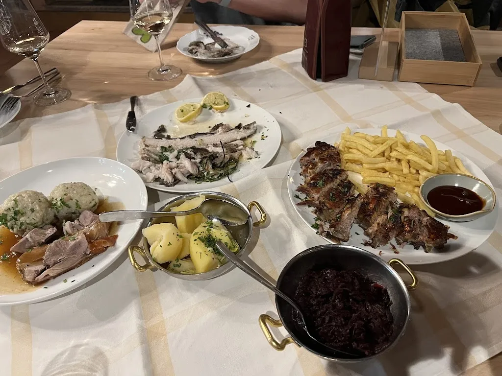 Steven Wang_Hotel Alte Bauernschanke_Rhein_recensione